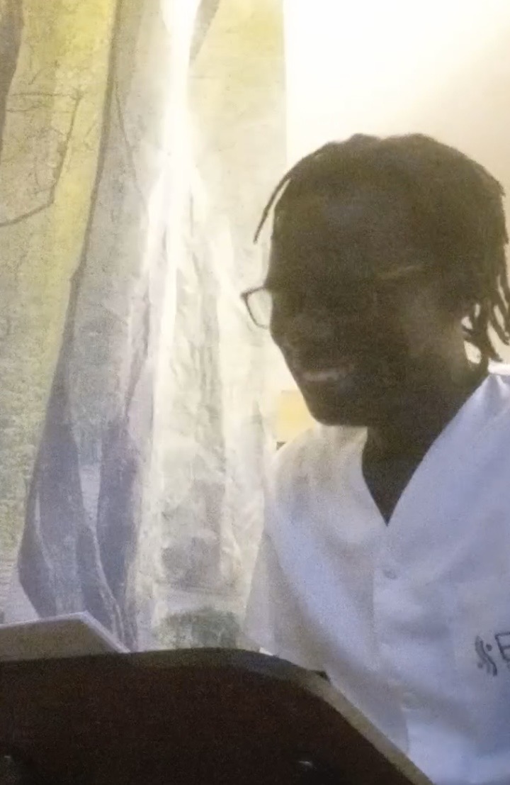 Seydou étudie le dossier client